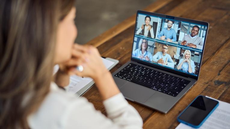 Wdrożenie i wykorzystywanie w codziennej pracy narzędzi umożliwiających spotkania on-line